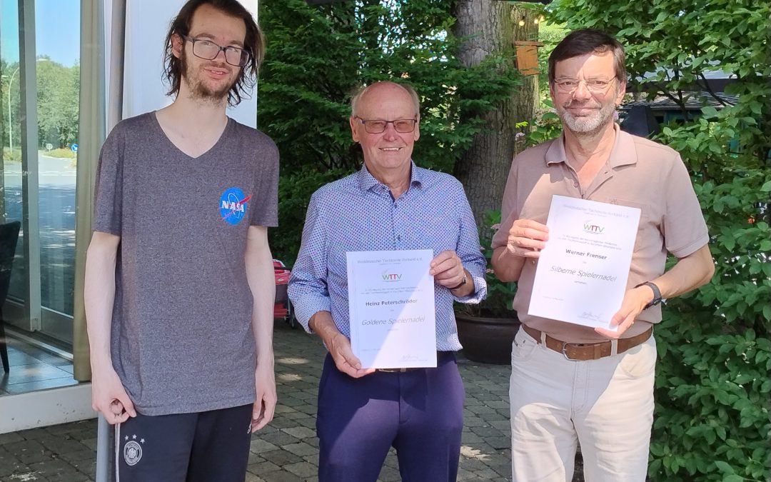 Ehrungen für Heinz Peterschröder und Werner Frenser vom SV RW Mastholte