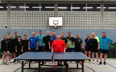 DENNIS SCHWARZ SIEGT BEIM FINALE