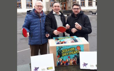 JEDEM KIND EINEN SCHLÄGER