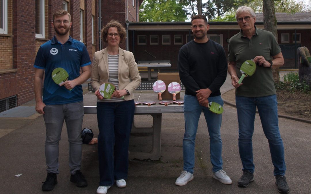 ANDRO-MATERIALPAKET ÜBERGEBEN